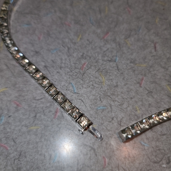 Vintage Dorsons Art Deco Sterling silver and crystal choker & Earings set. - Picture 13 of 15